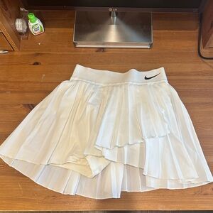 NikeCourt Women’s Dri-Fit Pleated Tennis Skirt